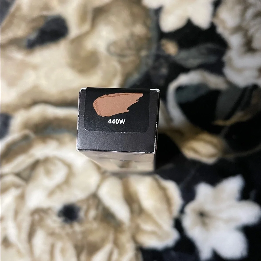 Fenty 440W We're Even Hydrating Longwear Concealer